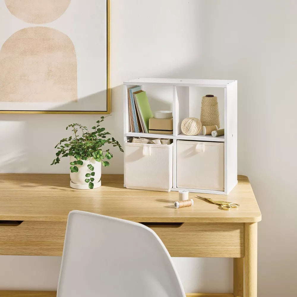 Raft decorativ de perete cu 4 compartimente cubice, mini organizator alb